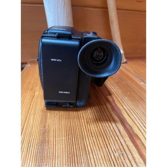 Vintage Japan VideoMovie Camcorder Compact VHS-C Video Transfer - Picture 3 of 7